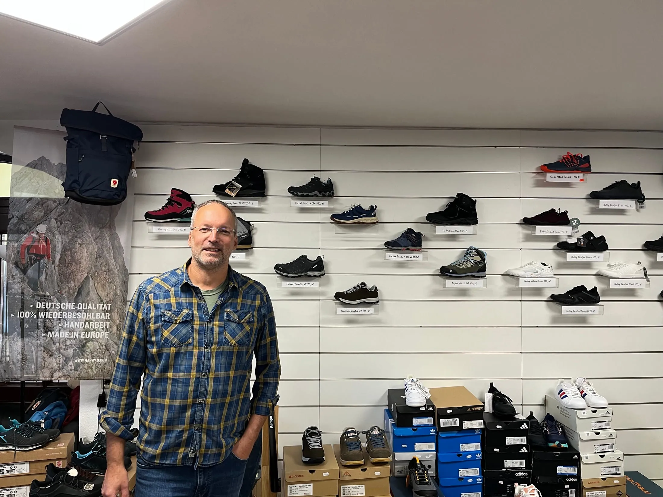 Beratung zu Wanderschuhen im Outdoor- & Sportreff